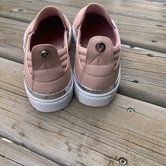 🌺 NEW Sz11 WISHBONE COLLECTION sneakers - Picture 6 of 7